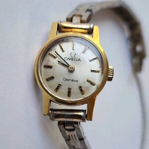 Omega Geneve Watch 1960s Ladies Yellow Gold Tone Case White Dial Bracelet Chain